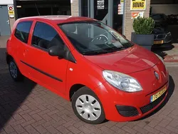 Rood Gebruikt 2008 Renault Twingo Authentique Hatchback | € 2.445 (Eerlijke prijs)