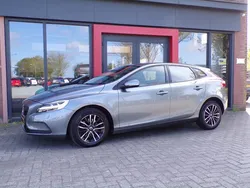 Grijs Gebruikt 2017 Volvo V40 Stationwagen | € 14.950 (Eerlijke prijs)