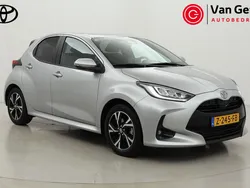 Grijs Gebruikt 2024 Toyota Yaris Hybrid Edition Hatchback | € 24.999 (Eerlijke prijs)