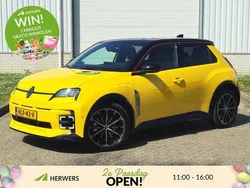 Geel Gebruikt 2025 Renault R5 Iconic Hatchback | € 37.985 (Duur)