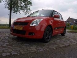 Rood Gebruikt 2005 Suzuki Swift Exclusive Hatchback | € 2.000 (Eerlijke prijs)