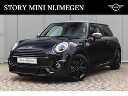 Enigmatic black (donker blauw metallic) Gebruikt 2021 Mini Cooper Hatchback | € 26.450 (Duur)