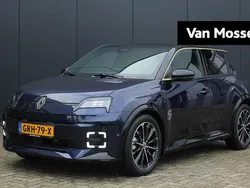 Twotone bleu nocturne / noir etoilé (donker blauw) Gebruikt 2024 Renault R5 Iconic Hatchback | € 32.940 (Eerlijke prijs)