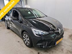 Zwart Gebruikt 2022 Renault Clio V Equilibre Hatchback | € 14.399 (Eerlijke prijs)