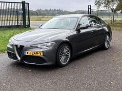 Grijs Gebruikt 2019 Alfa Romeo Giulia Super Sedan | € 32.500 (Duur)