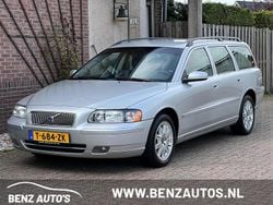 Grijs (metallic) Gebruikt 2005 Volvo V70 Momentum Stationwagen | € 7.999 (Iets duurder)