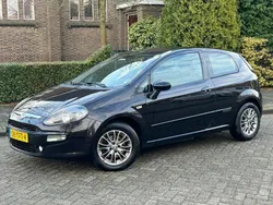 Zwart Gebruikt 2012 Fiat Punto Hatchback | € 2.850 (Eerlijke prijs)
