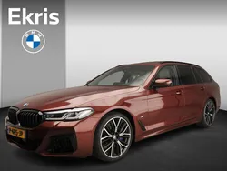 Rood, metallic lak Gebruikt 2022 BMW 540 M Sport Stationwagen | € 59.900 (Duur)