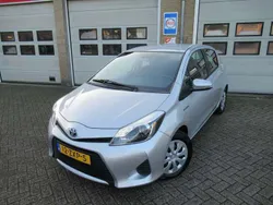 Grijs Gebruikt 2013 Toyota Yaris Hybrid Hatchback | € 11.750 (Eerlijke prijs)