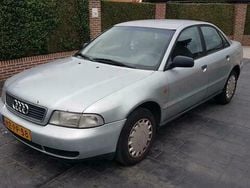 Grijs Gebruikt 1996 Audi A4 Sedan | € 995