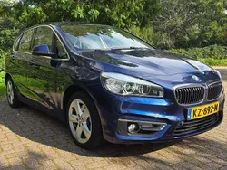 Blauw Gebruikt 2016 BMW 225 Hatchback | € 12.950 (Eerlijke prijs)