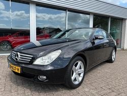 Zwart (metallic) Gebruikt 2006 Mercedes CLS500 Sedan | € 9.900 (Eerlijke prijs)