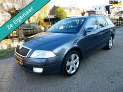Grijs, metallic lak Gebruikt 2009 Skoda Octavia Business Line Stationwagen | € 3.745 (Iets duurder)