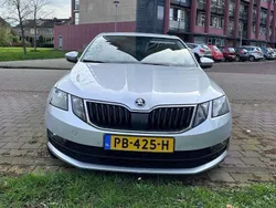 Zilver Gebruikt 2017 Skoda Octavia Sedan | € 14.000 (Eerlijke prijs)