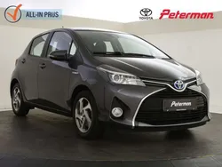 Grijs, metallic lak Gebruikt 2016 Toyota Yaris Hybrid Trend Hatchback | € 15.899 (Eerlijke prijs)