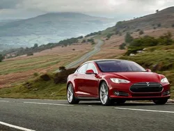 Rood Gebruikt 2015 Tesla Model S Sedan | € 21.990