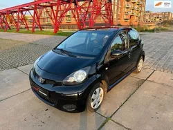 Zwart Gebruikt 2009 Toyota Aygo Comfort Hatchback | € 3.499 (Eerlijke prijs)