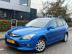 Blauw, metallic lak Gebruikt 2011 Hyundai i30 Stationwagen | € 2.995 (Eerlijke prijs)