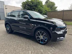 Zwart, metallic lak Gebruikt 2023 Lynk & Co 01 SUV | € 27.995 (Eerlijke prijs)