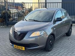 Grijs Gebruikt 2015 Lancia Ypsilon Hatchback | € 3.250 (Goede deal)