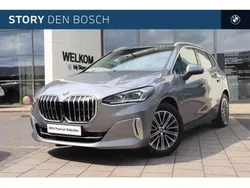 Grijs, metallic lak Gebruikt 2023 BMW 225 Active Tourer Luxury Line MPV | € 37.950 (Iets duurder)