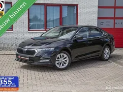 Zwart Gebruikt 2022 Skoda Octavia Business Line Hatchback | € 21.950 (Eerlijke prijs)