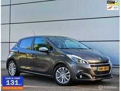 Grijs Gebruikt 2020 Peugeot 208 Allure Hatchback | € 6.950