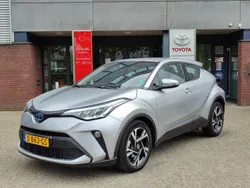 Grijs Gebruikt 2023 Toyota C-HR SUV | € 27.339 (Eerlijke prijs)