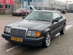 Zwart Gebruikt 1990 Mercedes E300 Coupé | € 5.450