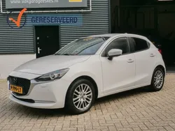 Wit Gebruikt 2022 Mazda 2 Signature Hatchback | € 15.950 (Eerlijke prijs)