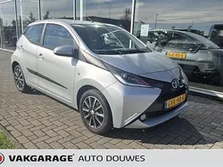 Grijs Gebruikt 2014 Toyota Aygo X-clusiv Hatchback | € 10.950 (Eerlijke prijs)