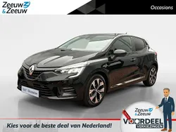 Zwart Gebruikt 2023 Renault Clio V Evolution Hatchback | € 16.440 (Eerlijke prijs)