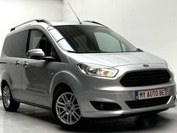 Grijs Gebruikt 2018 Ford Tourneo Courier Titanium MPV | € 6.499
