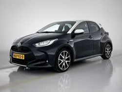 Zwart metallic Gebruikt 2020 Toyota Yaris Executive Hatchback | € 20.445 (Eerlijke prijs)