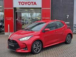 Rood Gebruikt 2022 Toyota Yaris Hybrid Hatchback | € 22.999 (Iets duurder)