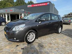Grijs Gebruikt 2011 Toyota Verso MPV | € 10.950 (Eerlijke prijs)