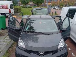Zwart Gebruikt 2011 Toyota Aygo Comfort Hatchback | € 4.100