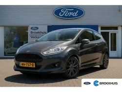 Grijs, metallic lak Gebruikt 2017 Ford Fiesta ST-Line Hatchback | € 10.400 (Eerlijke prijs)