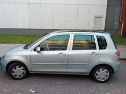 Grijs Gebruikt 2004 Mazda 2 Exclusive Stationwagen | € 1.400 (Goede deal)