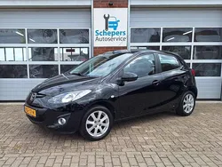 Zwart, metallic lak Gebruikt 2011 Mazda 2 Hatchback | € 5.550 (Iets duurder)