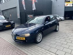 Blauw, metallic lak Gebruikt 2007 Alfa Romeo 147 Business Hatchback | € 1.499 (Eerlijke prijs)