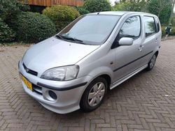 Zilver Gebruikt 2001 Daihatsu YRV MPV | € 2.250
