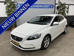 Wit Gebruikt 2014 Volvo V40 Momentum Hatchback | € 5.995 (Eerlijke prijs)