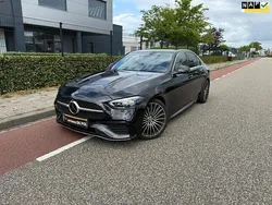 Zwart Gebruikt 2022 Mercedes C300 AMG line Sedan | € 51.499 (Goede deal)