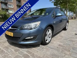 Blauw Gebruikt 2013 Opel Astra Edition Hatchback | € 5.950 (Eerlijke prijs)