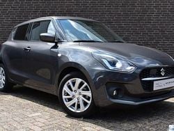 Grijs, metallic lak Gebruikt 2021 Suzuki Swift Hatchback | € 16.750 (Super prijs)