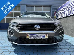 Grijs Gebruikt 2021 VW T-Roc SUV | € 26.950 (Goede deal)