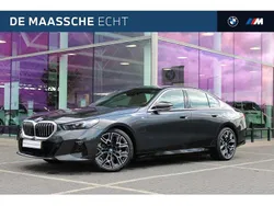 Grijs, metallic lak Gebruikt 2024 BMW 530 M Sport Sedan | € 64.950