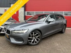 Grijs, metallic lak Gebruikt 2020 Volvo V60 Momentum Stationwagen | € 24.888 (Super prijs)