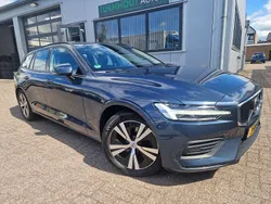 Blauw Gebruikt 2020 Volvo V60 Business Edition Stationwagen | € 21.745 (Eerlijke prijs)